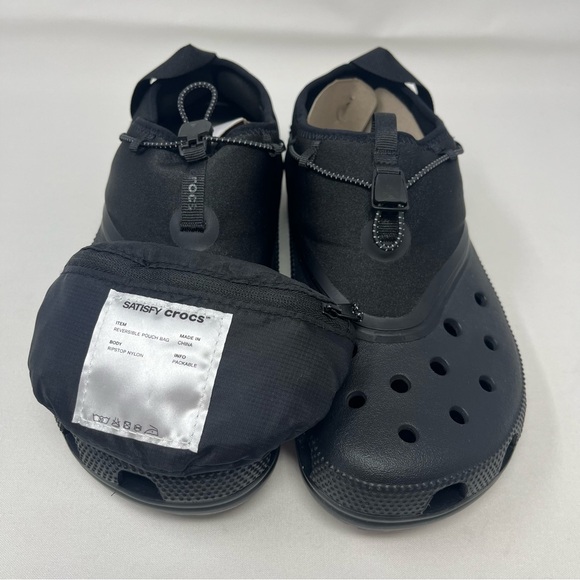 NWT Crocs Classic Clog Satisfy Black Zip Pouch Bag Men’s Size 8 Women’s Size 10